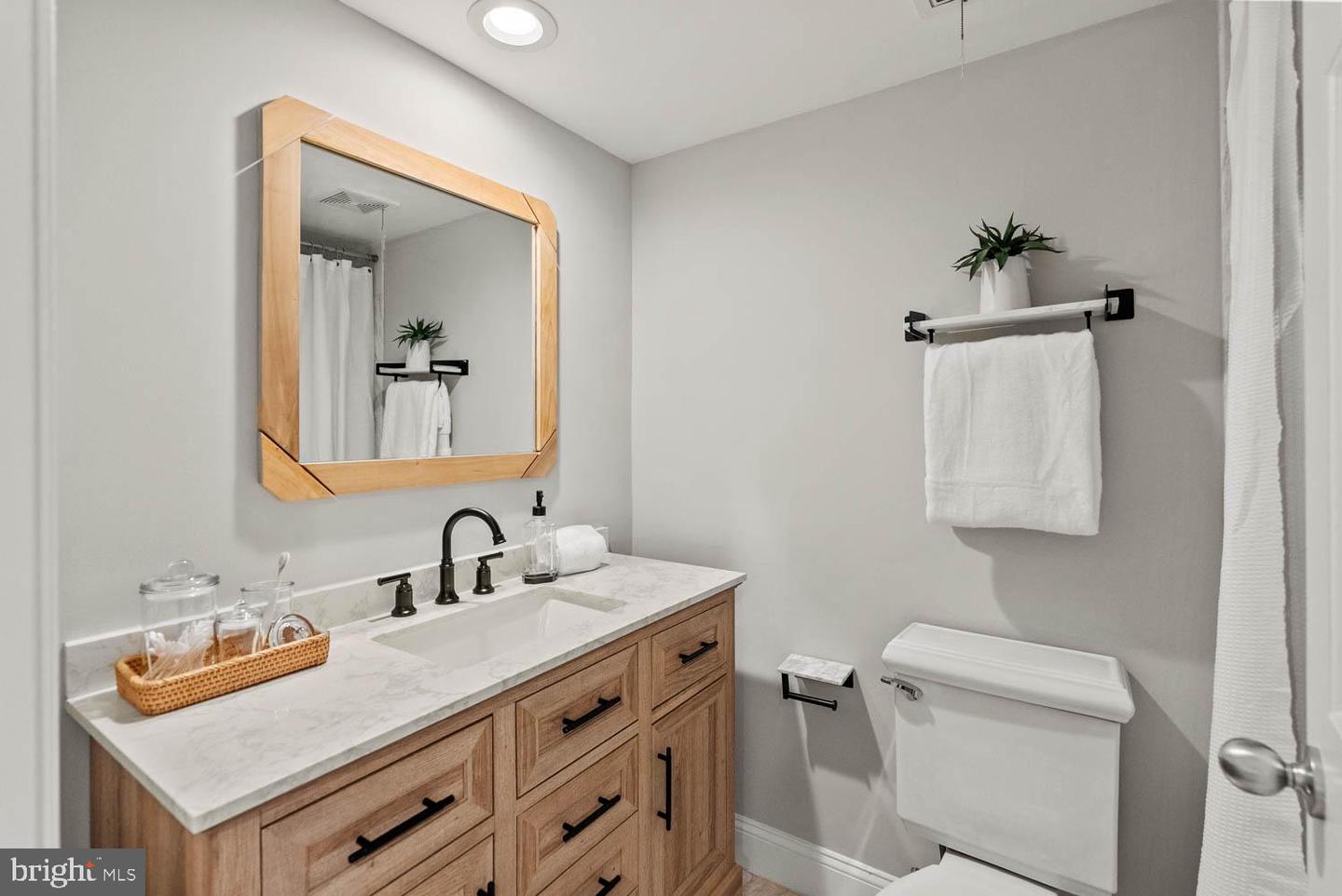 1406 CORCORAN ST NW #D, WASHINGTON, District Of Columbia 20009, 2 Bedrooms Bedrooms, ,2 BathroomsBathrooms,Residential,For sale,1406 CORCORAN ST NW #D,DCDC2203674 MLS # DCDC2203674