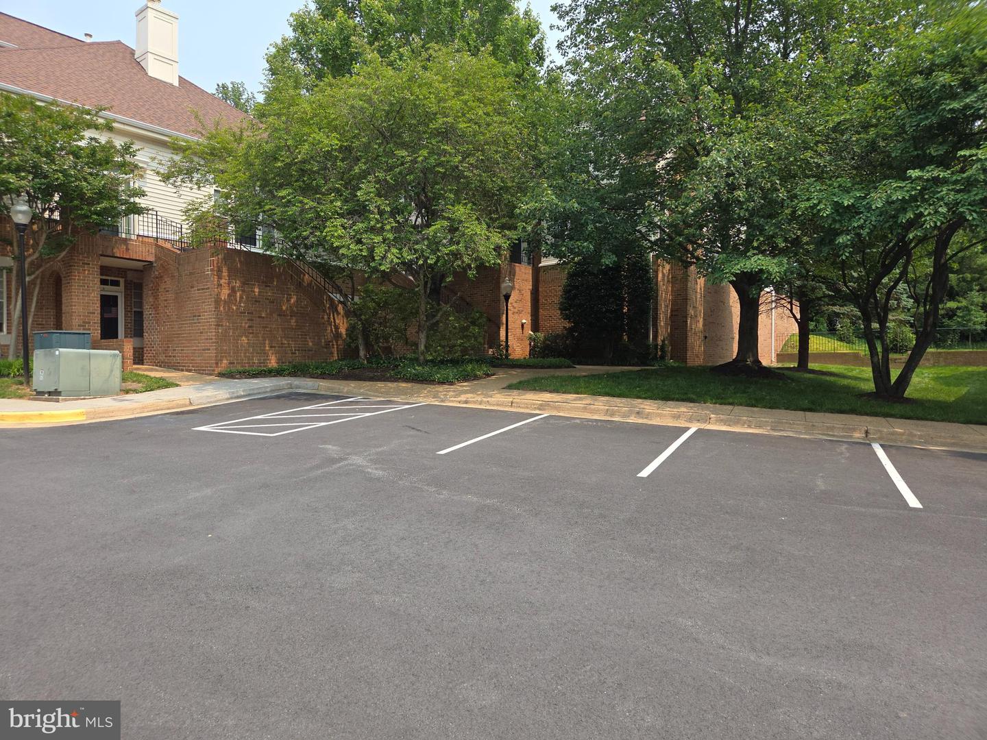 7023 HAYCOCK RD #707, FALLS CHURCH, Virginia 22043, 2 Bedrooms Bedrooms, ,2 BathroomsBathrooms,Residential,For sale,7023 HAYCOCK RD #707,VAFX2245876 MLS # VAFX2245876