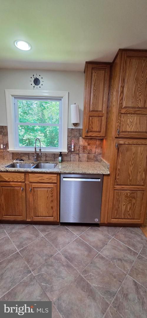 7632 WEBBWOOD CT, SPRINGFIELD, Virginia 22151, 4 Bedrooms Bedrooms, ,3 BathroomsBathrooms,Residential,For sale,7632 WEBBWOOD CT,VAFX2246108 MLS # VAFX2246108
