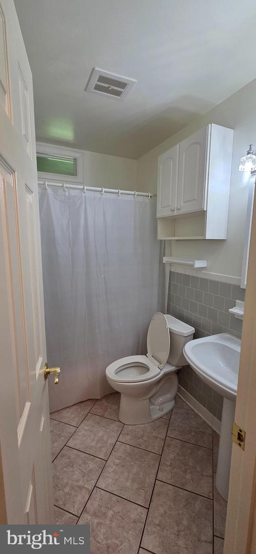 7632 WEBBWOOD CT, SPRINGFIELD, Virginia 22151, 4 Bedrooms Bedrooms, ,3 BathroomsBathrooms,Residential,For sale,7632 WEBBWOOD CT,VAFX2246108 MLS # VAFX2246108