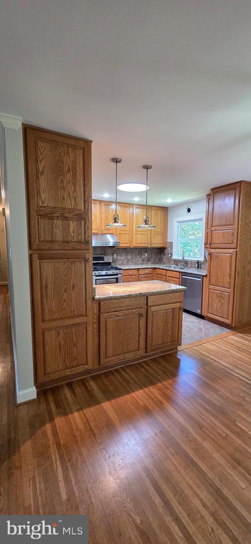 7632 WEBBWOOD CT, SPRINGFIELD, Virginia 22151, 4 Bedrooms Bedrooms, ,3 BathroomsBathrooms,Residential,For sale,7632 WEBBWOOD CT,VAFX2246108 MLS # VAFX2246108