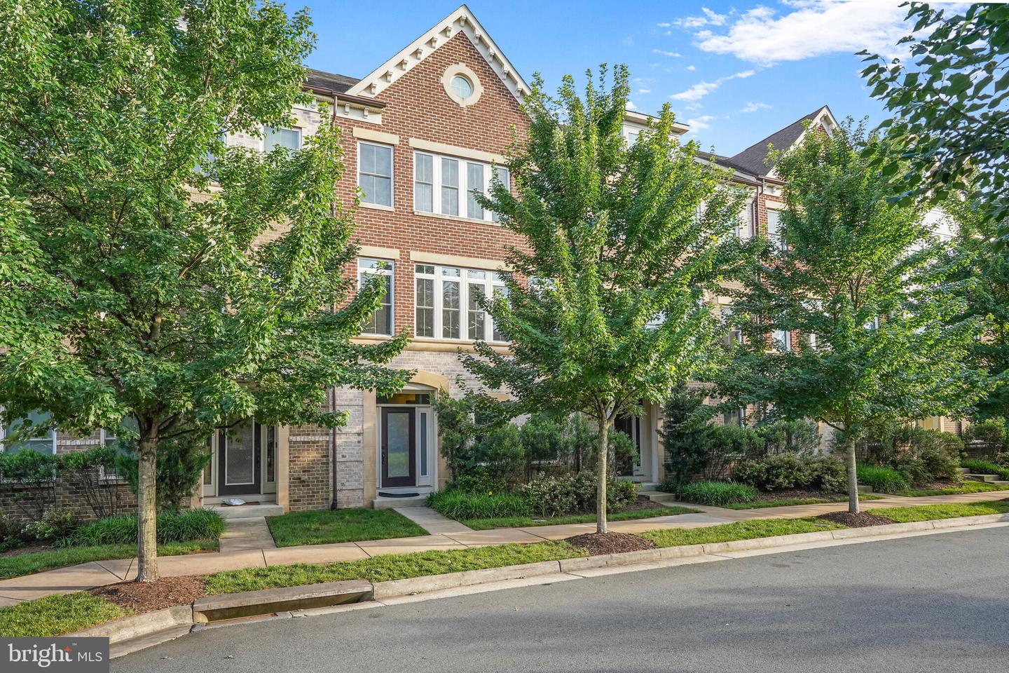 44713 PLYMPTON SQ, ASHBURN, Virginia 20147, 5 Bedrooms Bedrooms, 9 Rooms Rooms,4 BathroomsBathrooms,Residential,For sale,44713 PLYMPTON SQ,VALO2099446 MLS # VALO2099446