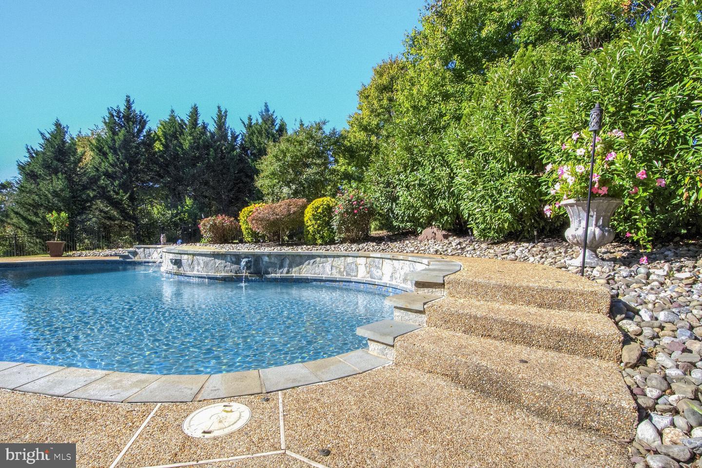 14401 CHALFONT DR, HAYMARKET, Virginia 20169, 5 Bedrooms Bedrooms, ,3 BathroomsBathrooms,Residential,For sale,14401 CHALFONT DR,VAPW2097040 MLS # VAPW2097040