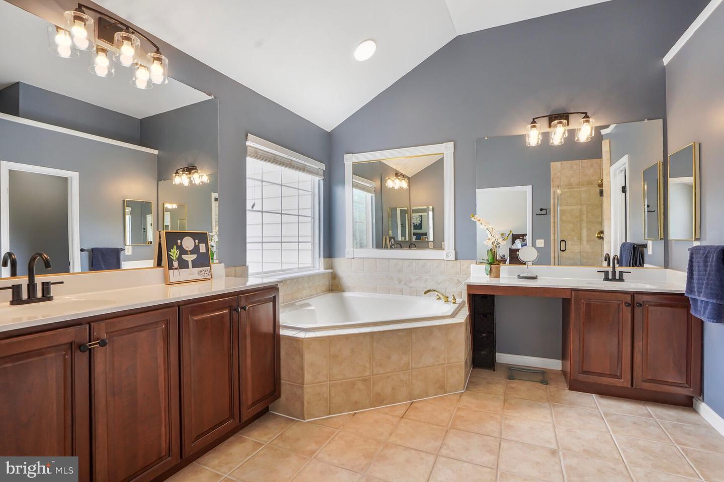 14401 CHALFONT DR, HAYMARKET, Virginia 20169, 5 Bedrooms Bedrooms, ,3 BathroomsBathrooms,Residential,For sale,14401 CHALFONT DR,VAPW2097040 MLS # VAPW2097040