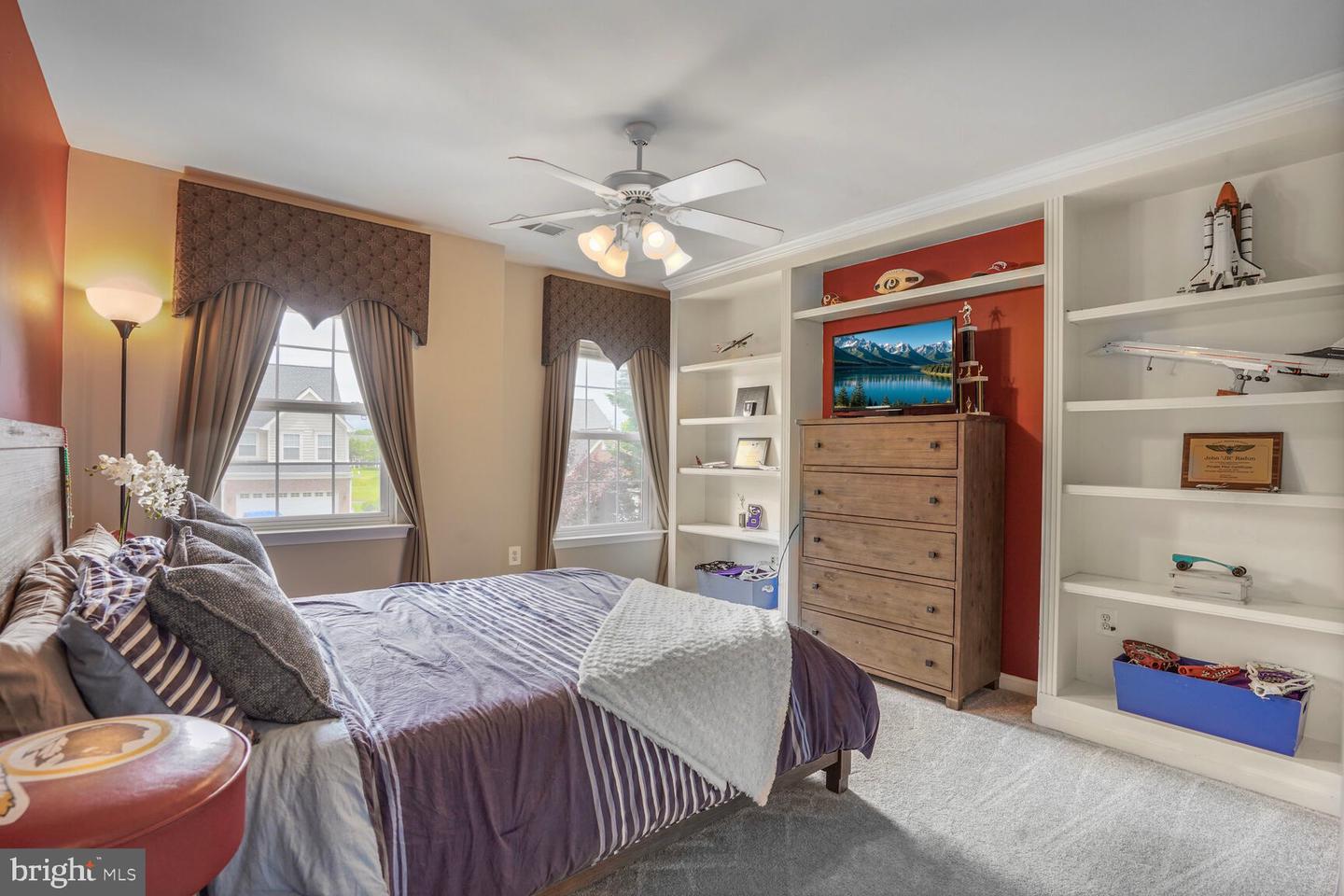 14401 CHALFONT DR, HAYMARKET, Virginia 20169, 5 Bedrooms Bedrooms, ,3 BathroomsBathrooms,Residential,For sale,14401 CHALFONT DR,VAPW2097040 MLS # VAPW2097040