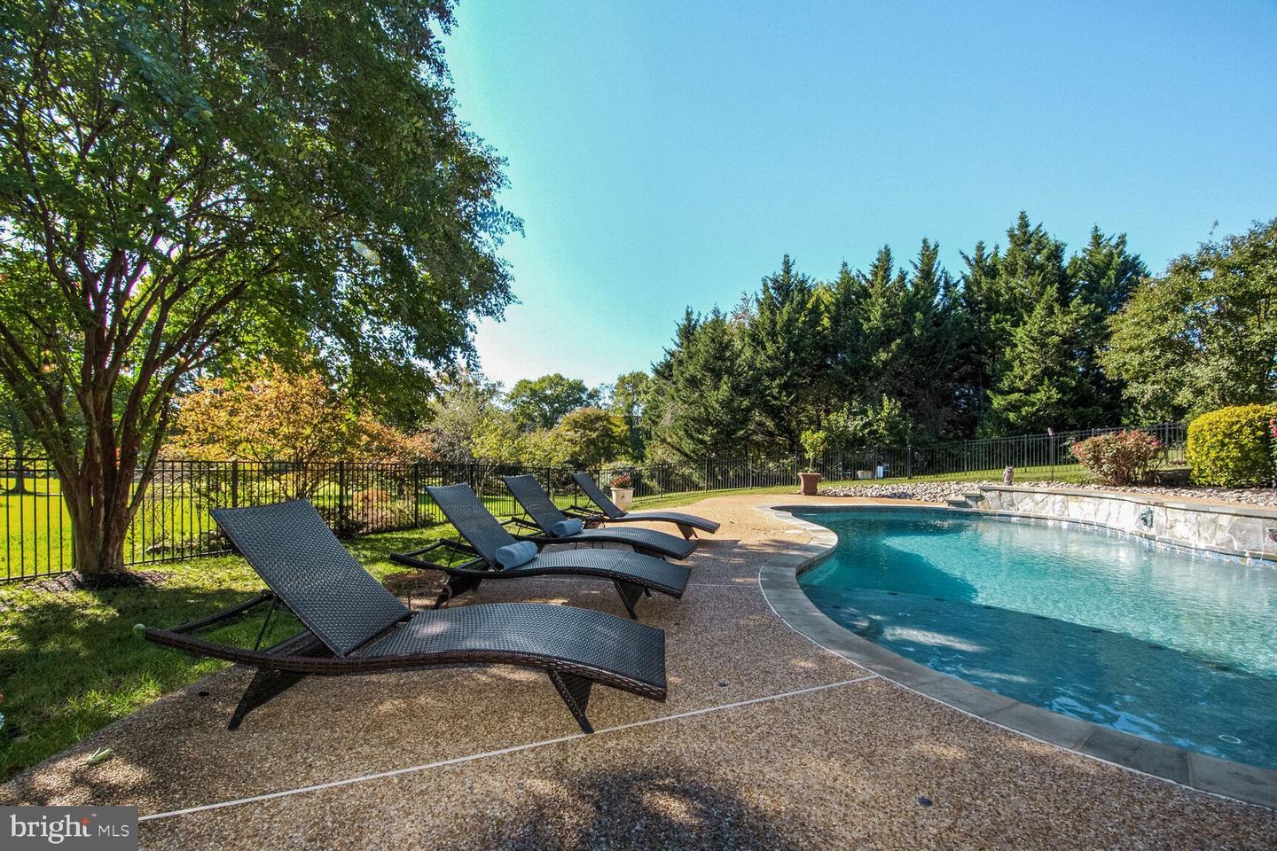 14401 CHALFONT DR, HAYMARKET, Virginia 20169, 5 Bedrooms Bedrooms, ,3 BathroomsBathrooms,Residential,For sale,14401 CHALFONT DR,VAPW2097040 MLS # VAPW2097040