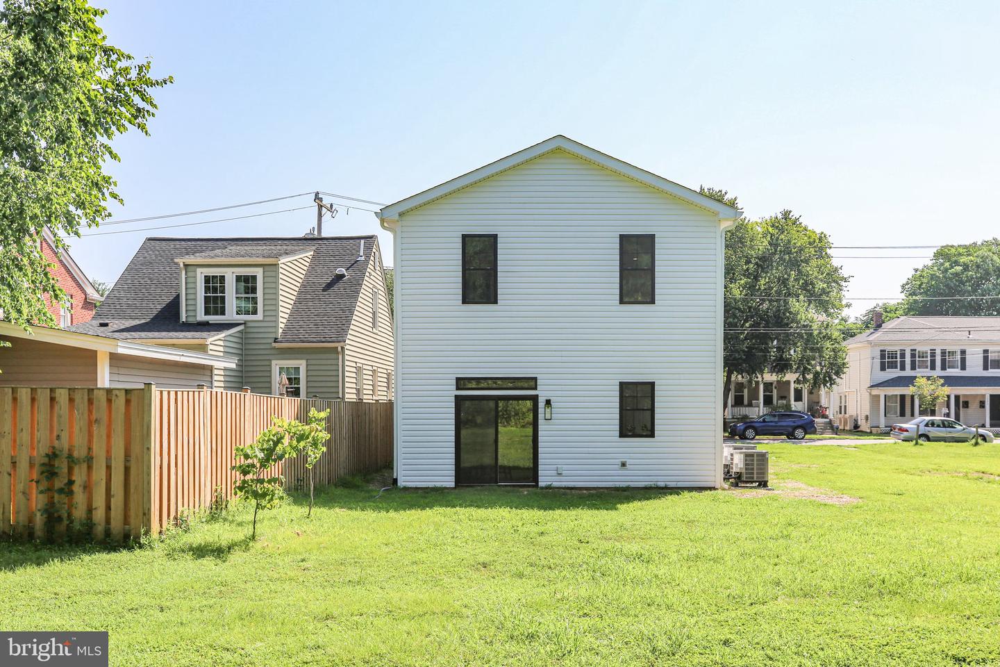 1606 CHARLES ST, FREDERICKSBURG, Virginia 22401, 3 Bedrooms Bedrooms, ,2 BathroomsBathrooms,Residential,For sale,1606 CHARLES ST,VAFB2008444 MLS # VAFB2008444