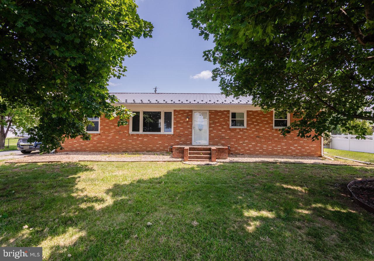 508 N STUART AVE, ELKTON, Virginia 22827, 3 Bedrooms Bedrooms, ,1 BathroomBathrooms,Residential,For sale,508 N STUART AVE,VARO2002384 MLS # VARO2002384