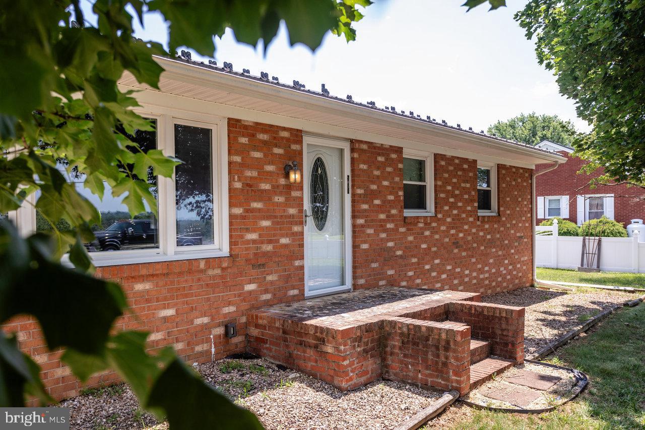 508 N STUART AVE, ELKTON, Virginia 22827, 3 Bedrooms Bedrooms, ,1 BathroomBathrooms,Residential,For sale,508 N STUART AVE,VARO2002384 MLS # VARO2002384