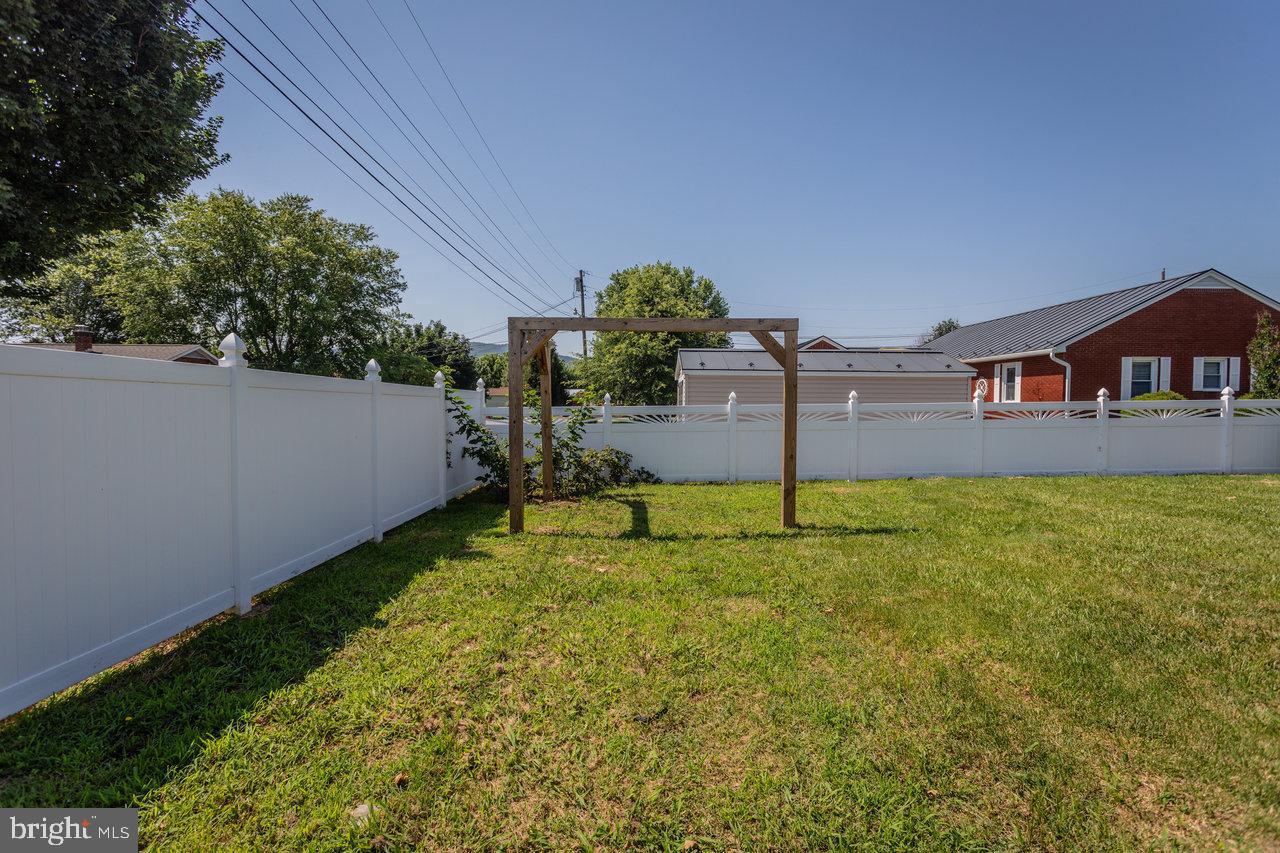 508 N STUART AVE, ELKTON, Virginia 22827, 3 Bedrooms Bedrooms, ,1 BathroomBathrooms,Residential,For sale,508 N STUART AVE,VARO2002384 MLS # VARO2002384