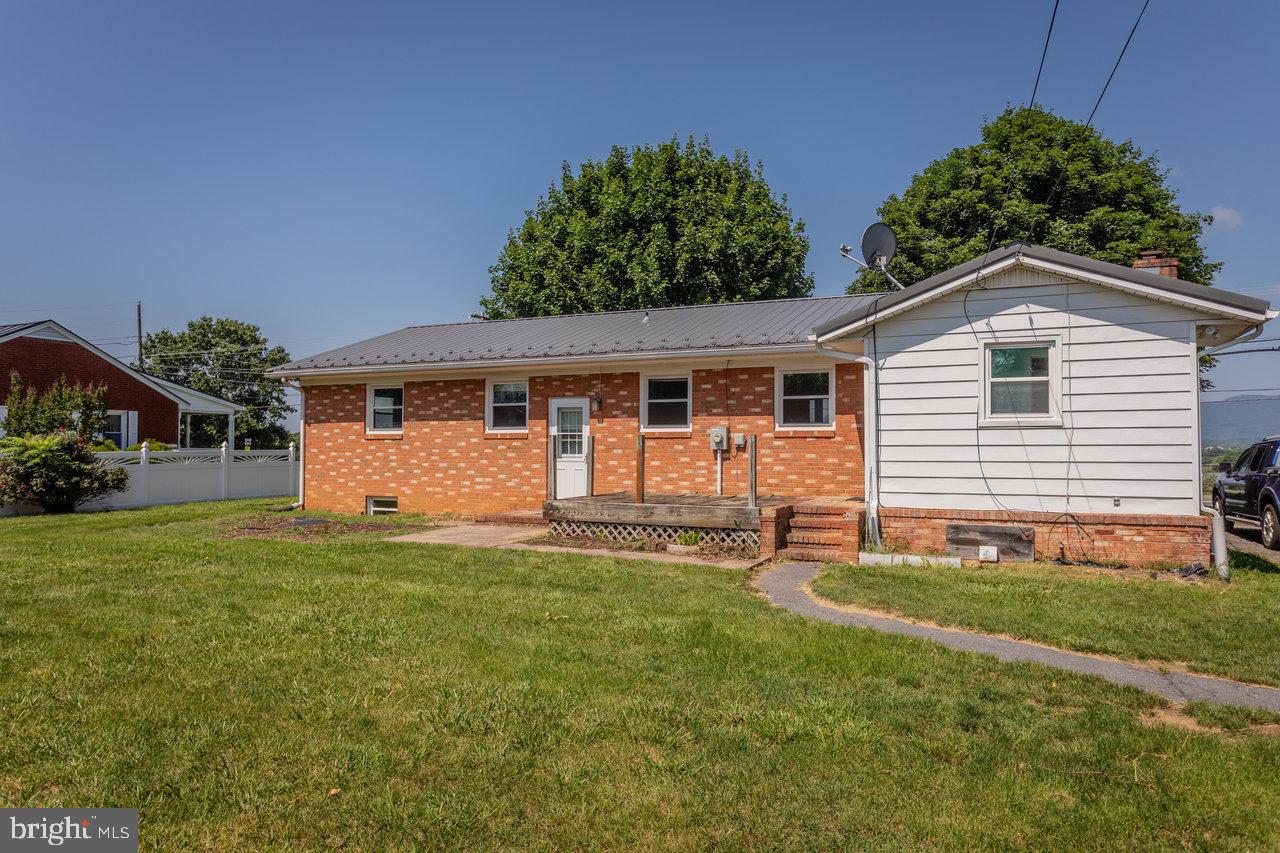 508 N STUART AVE, ELKTON, Virginia 22827, 3 Bedrooms Bedrooms, ,1 BathroomBathrooms,Residential,For sale,508 N STUART AVE,VARO2002384 MLS # VARO2002384