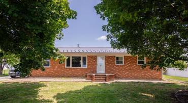 508 N STUART AVE, ELKTON, Virginia 22827, 3 Bedrooms Bedrooms, ,1 BathroomBathrooms,Residential,For sale,508 N STUART AVE,VARO2002384 MLS # VARO2002384