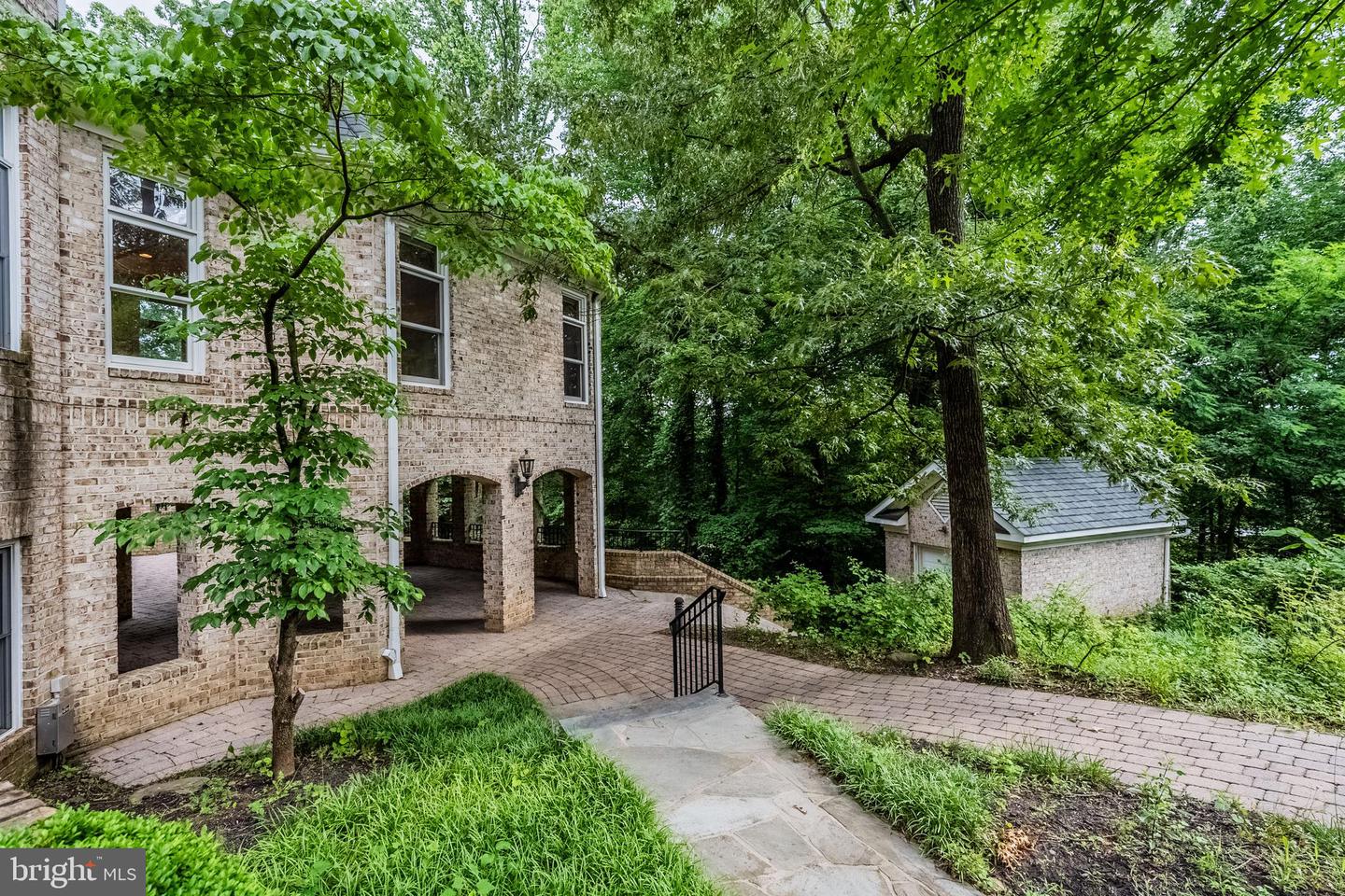 4826 MAURY LN, ALEXANDRIA, Virginia 22304, 5 Bedrooms Bedrooms, ,5 BathroomsBathrooms,Residential,For sale,4826 MAURY LN,VAAX2046778 MLS # VAAX2046778