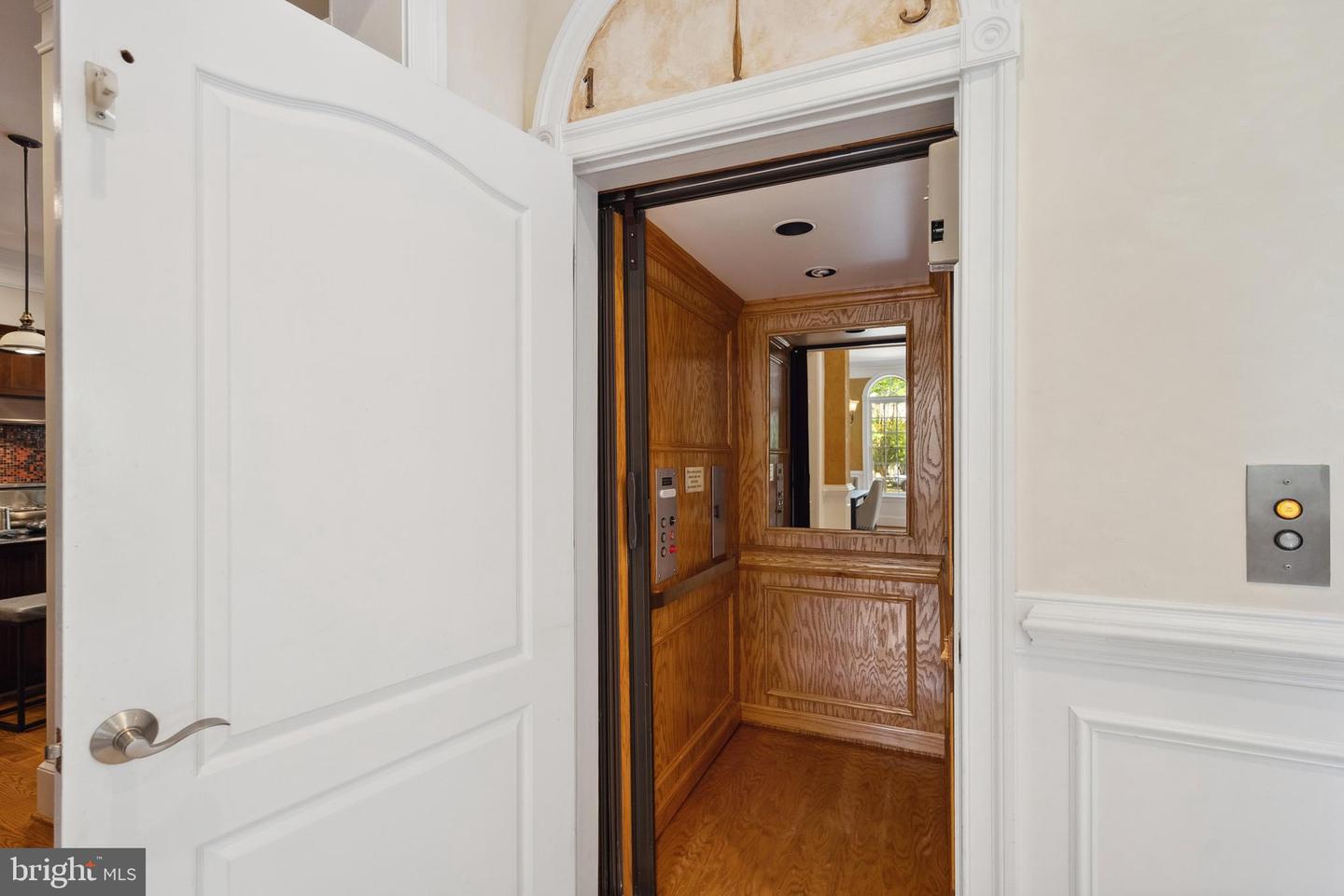 4826 MAURY LN, ALEXANDRIA, Virginia 22304, 5 Bedrooms Bedrooms, ,5 BathroomsBathrooms,Residential,For sale,4826 MAURY LN,VAAX2046778 MLS # VAAX2046778
