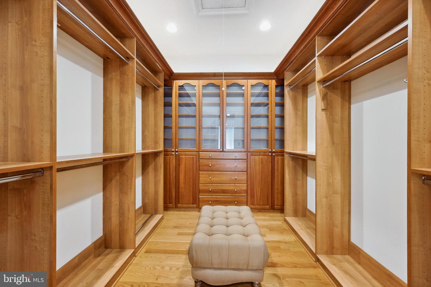 4826 MAURY LN, ALEXANDRIA, Virginia 22304, 5 Bedrooms Bedrooms, ,5 BathroomsBathrooms,Residential,For sale,4826 MAURY LN,VAAX2046778 MLS # VAAX2046778