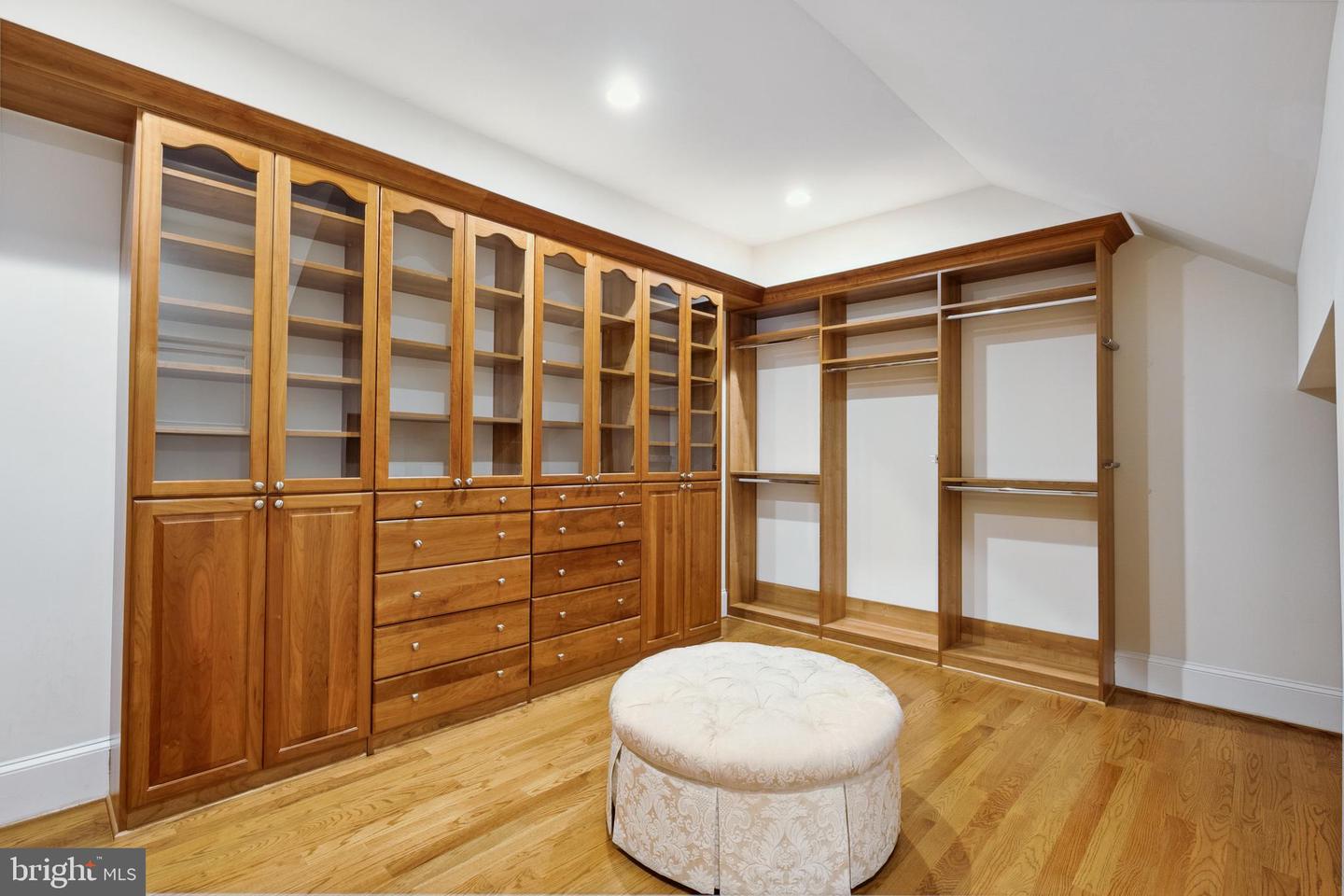 4826 MAURY LN, ALEXANDRIA, Virginia 22304, 5 Bedrooms Bedrooms, ,5 BathroomsBathrooms,Residential,For sale,4826 MAURY LN,VAAX2046778 MLS # VAAX2046778