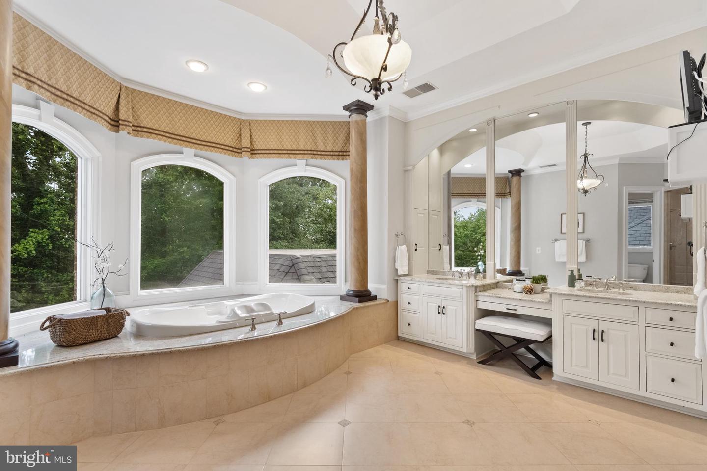 4826 MAURY LN, ALEXANDRIA, Virginia 22304, 5 Bedrooms Bedrooms, ,5 BathroomsBathrooms,Residential,For sale,4826 MAURY LN,VAAX2046778 MLS # VAAX2046778