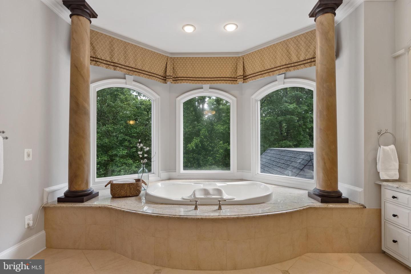 4826 MAURY LN, ALEXANDRIA, Virginia 22304, 5 Bedrooms Bedrooms, ,5 BathroomsBathrooms,Residential,For sale,4826 MAURY LN,VAAX2046778 MLS # VAAX2046778