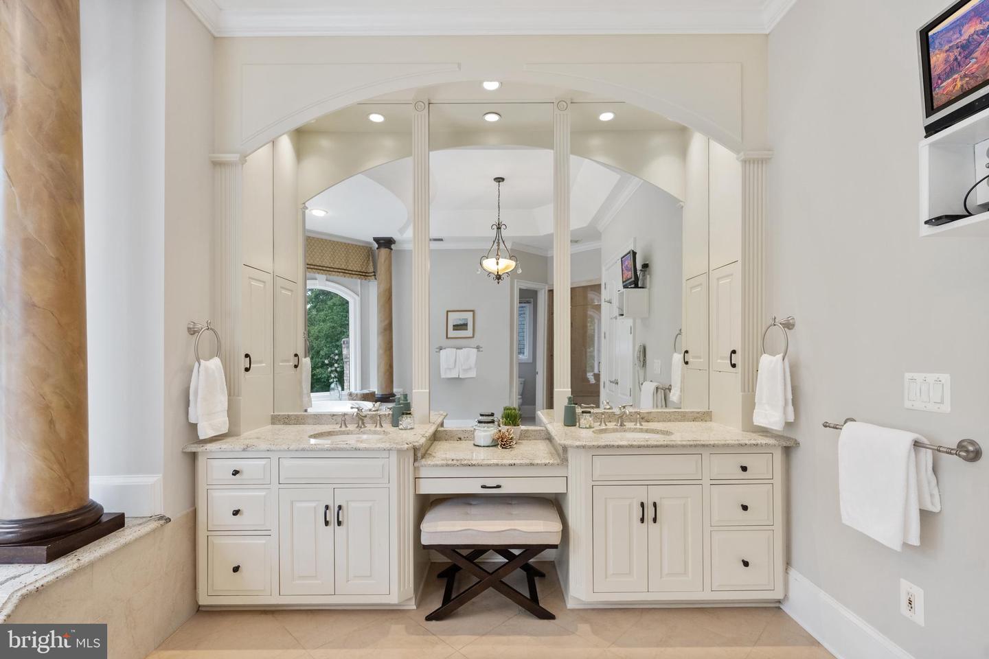 4826 MAURY LN, ALEXANDRIA, Virginia 22304, 5 Bedrooms Bedrooms, ,5 BathroomsBathrooms,Residential,For sale,4826 MAURY LN,VAAX2046778 MLS # VAAX2046778