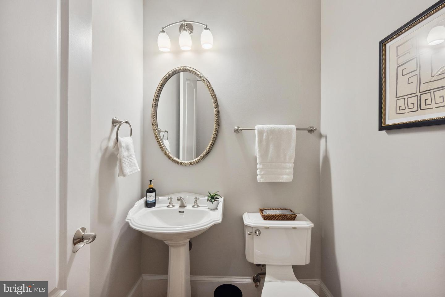 4826 MAURY LN, ALEXANDRIA, Virginia 22304, 5 Bedrooms Bedrooms, ,5 BathroomsBathrooms,Residential,For sale,4826 MAURY LN,VAAX2046778 MLS # VAAX2046778