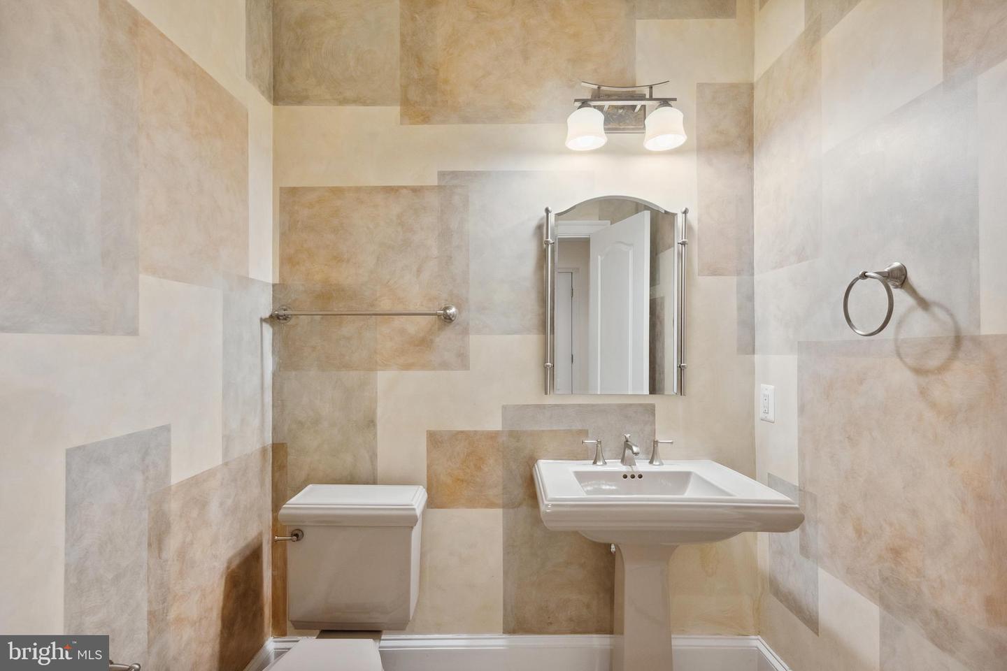 4826 MAURY LN, ALEXANDRIA, Virginia 22304, 5 Bedrooms Bedrooms, ,5 BathroomsBathrooms,Residential,For sale,4826 MAURY LN,VAAX2046778 MLS # VAAX2046778