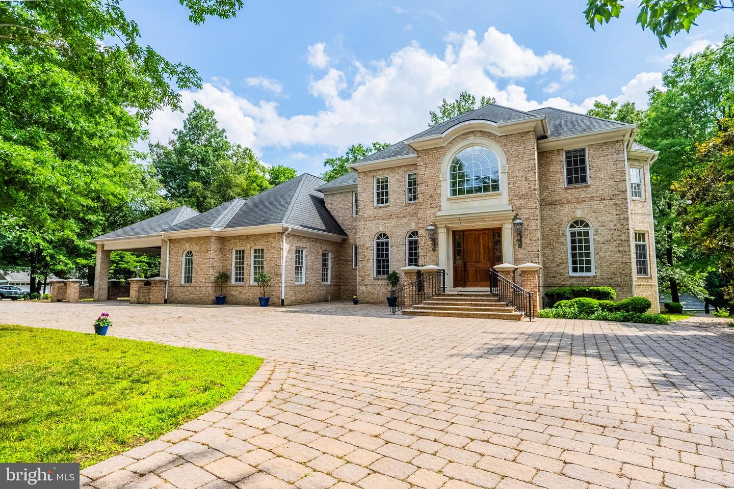 4826 MAURY LN, ALEXANDRIA, Virginia 22304, 5 Bedrooms Bedrooms, ,5 BathroomsBathrooms,Residential,For sale,4826 MAURY LN,VAAX2046778 MLS # VAAX2046778