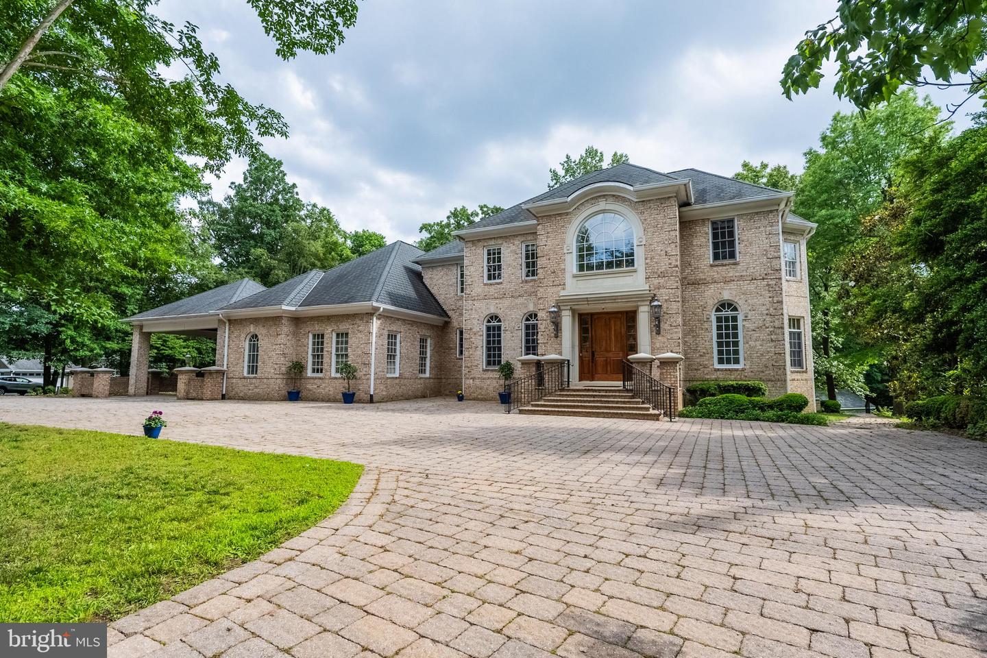 4826 MAURY LN, ALEXANDRIA, Virginia 22304, 5 Bedrooms Bedrooms, ,5 BathroomsBathrooms,Residential,For sale,4826 MAURY LN,VAAX2046778 MLS # VAAX2046778