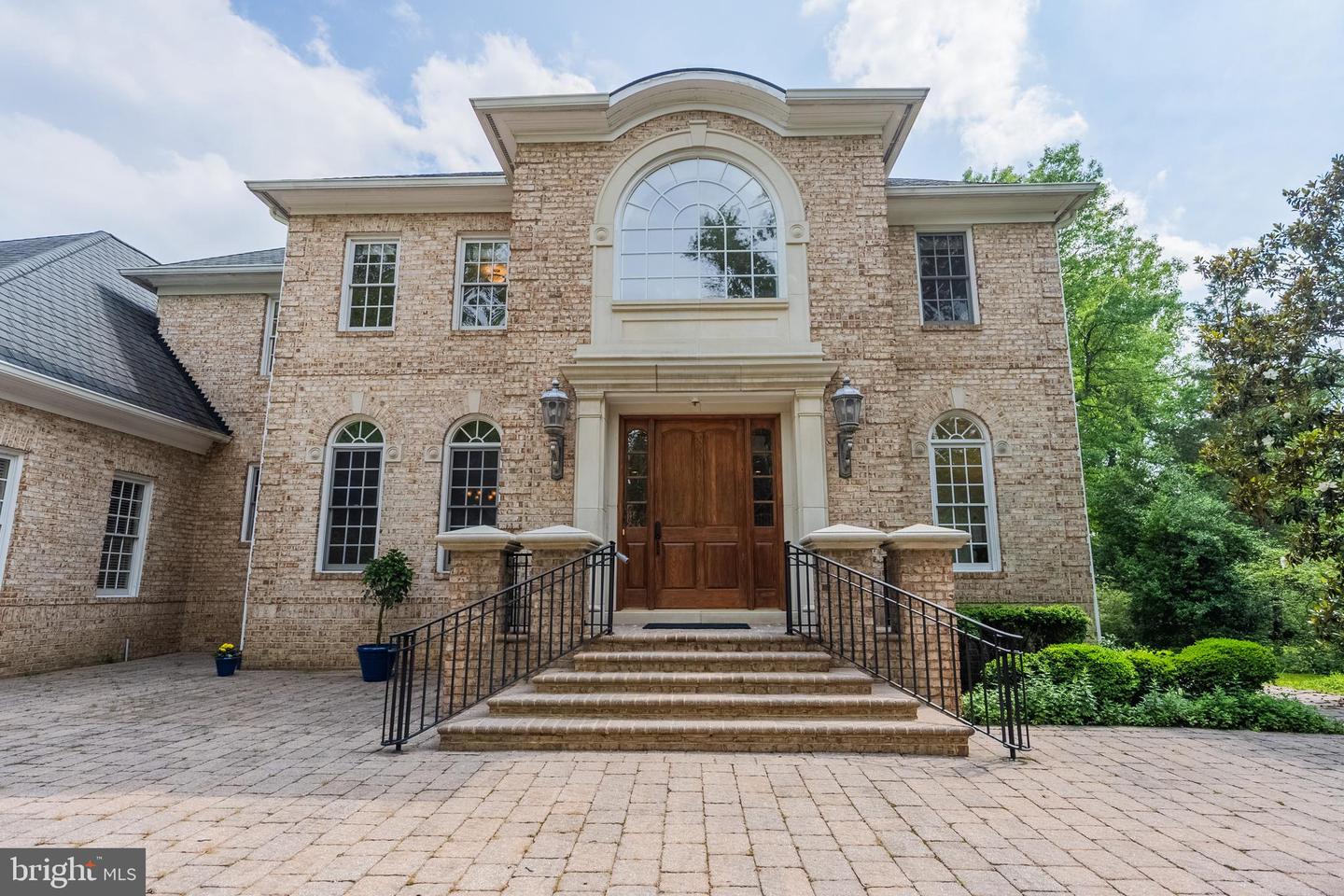 4826 MAURY LN, ALEXANDRIA, Virginia 22304, 5 Bedrooms Bedrooms, ,5 BathroomsBathrooms,Residential,For sale,4826 MAURY LN,VAAX2046778 MLS # VAAX2046778