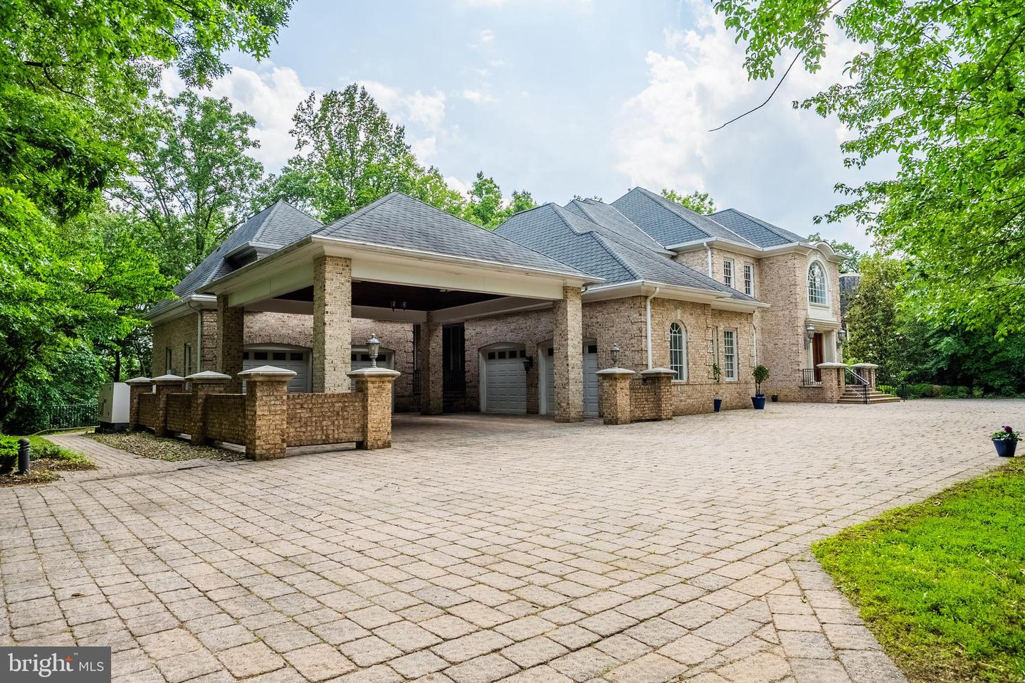 4826 MAURY LN, ALEXANDRIA, Virginia 22304, 5 Bedrooms Bedrooms, ,5 BathroomsBathrooms,Residential,For sale,4826 MAURY LN,VAAX2046778 MLS # VAAX2046778