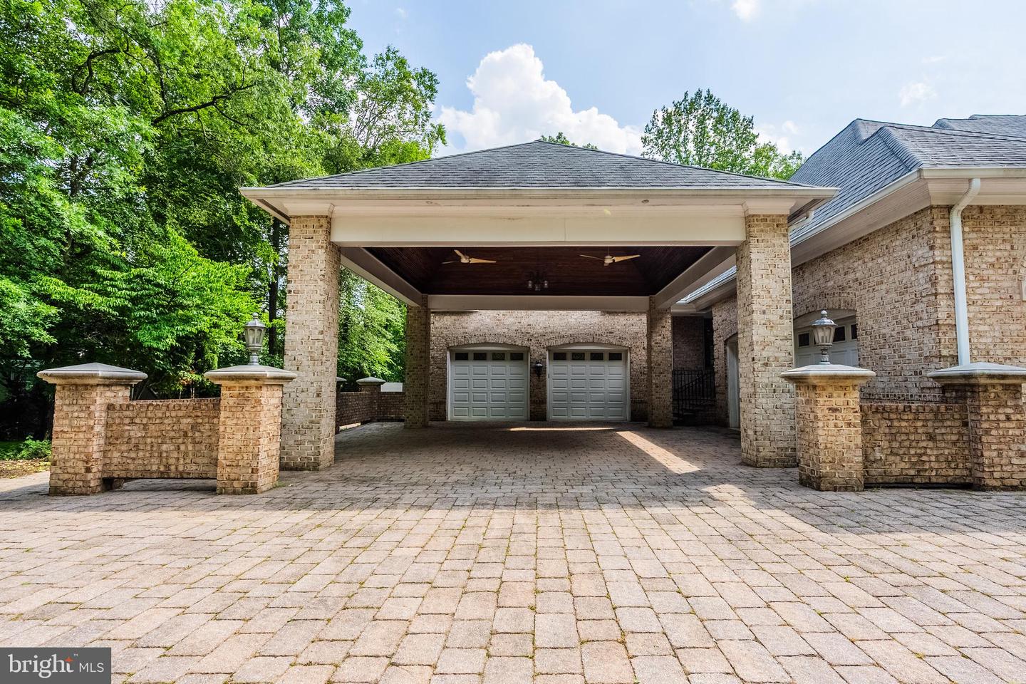 4826 MAURY LN, ALEXANDRIA, Virginia 22304, 5 Bedrooms Bedrooms, ,5 BathroomsBathrooms,Residential,For sale,4826 MAURY LN,VAAX2046778 MLS # VAAX2046778