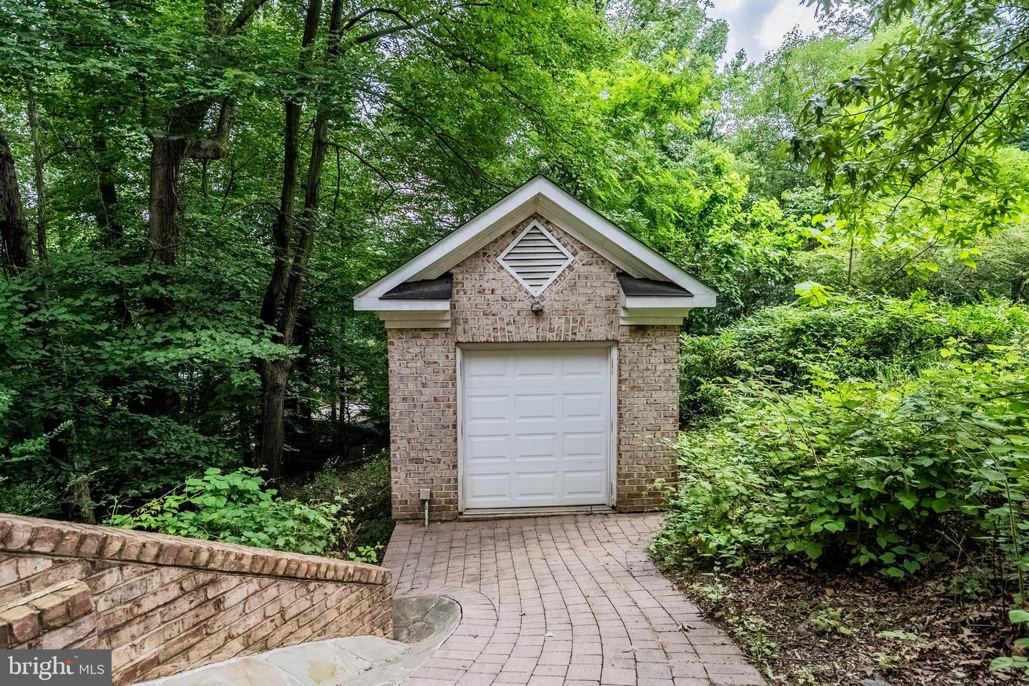 4826 MAURY LN, ALEXANDRIA, Virginia 22304, 5 Bedrooms Bedrooms, ,5 BathroomsBathrooms,Residential,For sale,4826 MAURY LN,VAAX2046778 MLS # VAAX2046778