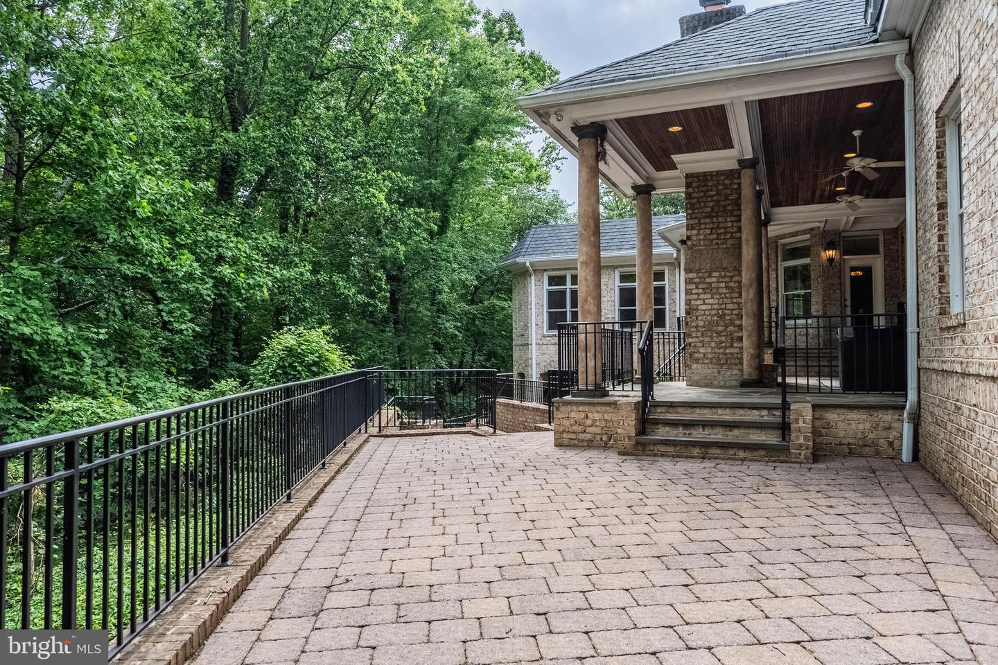 4826 MAURY LN, ALEXANDRIA, Virginia 22304, 5 Bedrooms Bedrooms, ,5 BathroomsBathrooms,Residential,For sale,4826 MAURY LN,VAAX2046778 MLS # VAAX2046778