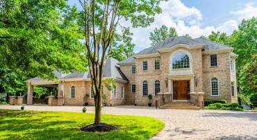 4826 MAURY LN, ALEXANDRIA, Virginia 22304, 5 Bedrooms Bedrooms, ,5 BathroomsBathrooms,Residential,For sale,4826 MAURY LN,VAAX2046778 MLS # VAAX2046778