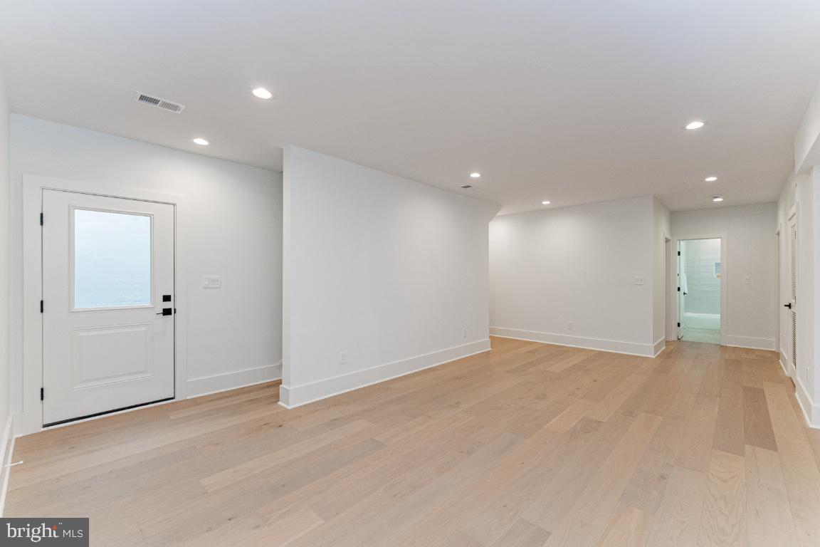 2100 S NELSON ST, ARLINGTON, Virginia 22204, 5 Bedrooms Bedrooms, ,4 BathroomsBathrooms,Residential,For sale,2100 S NELSON ST,VAAR2059698 MLS # VAAR2059698