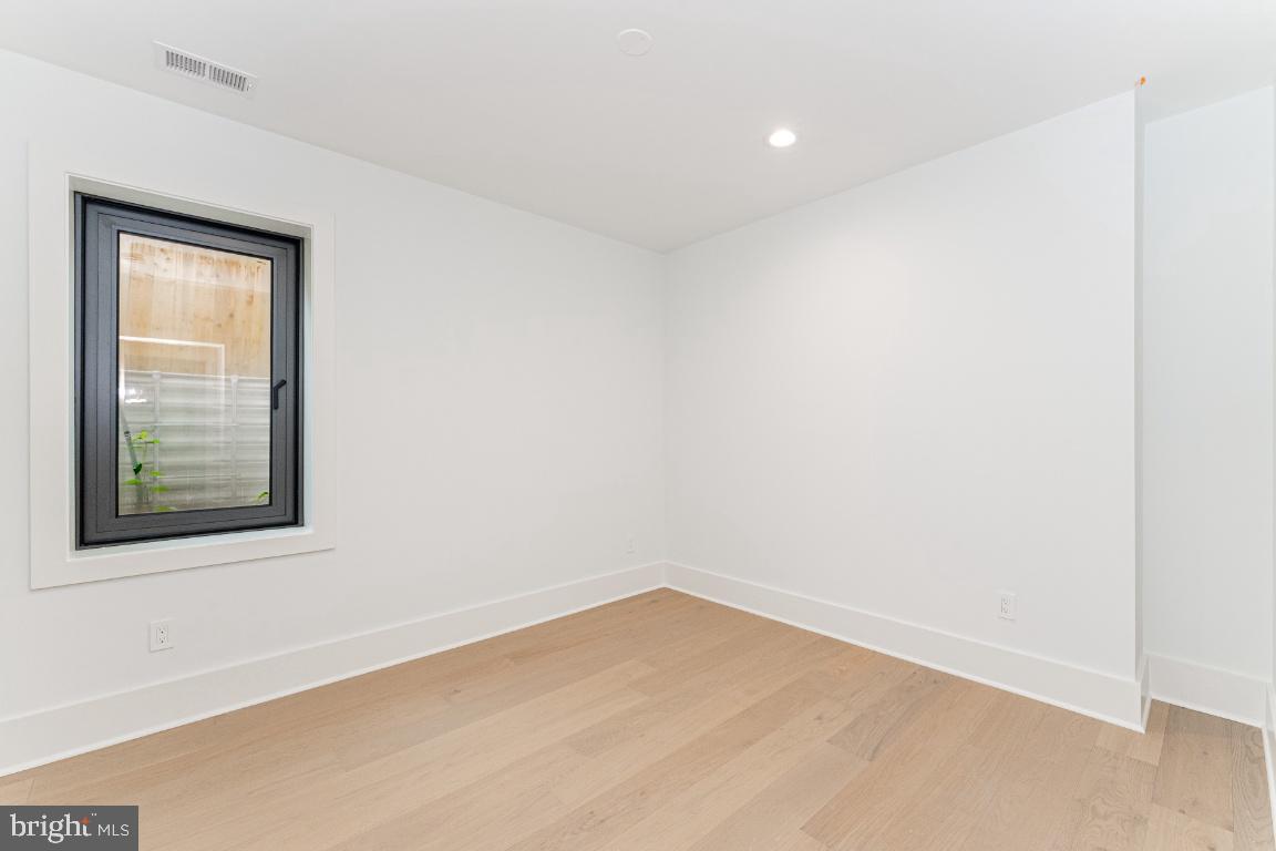 2100 S NELSON ST, ARLINGTON, Virginia 22204, 5 Bedrooms Bedrooms, ,4 BathroomsBathrooms,Residential,For sale,2100 S NELSON ST,VAAR2059698 MLS # VAAR2059698