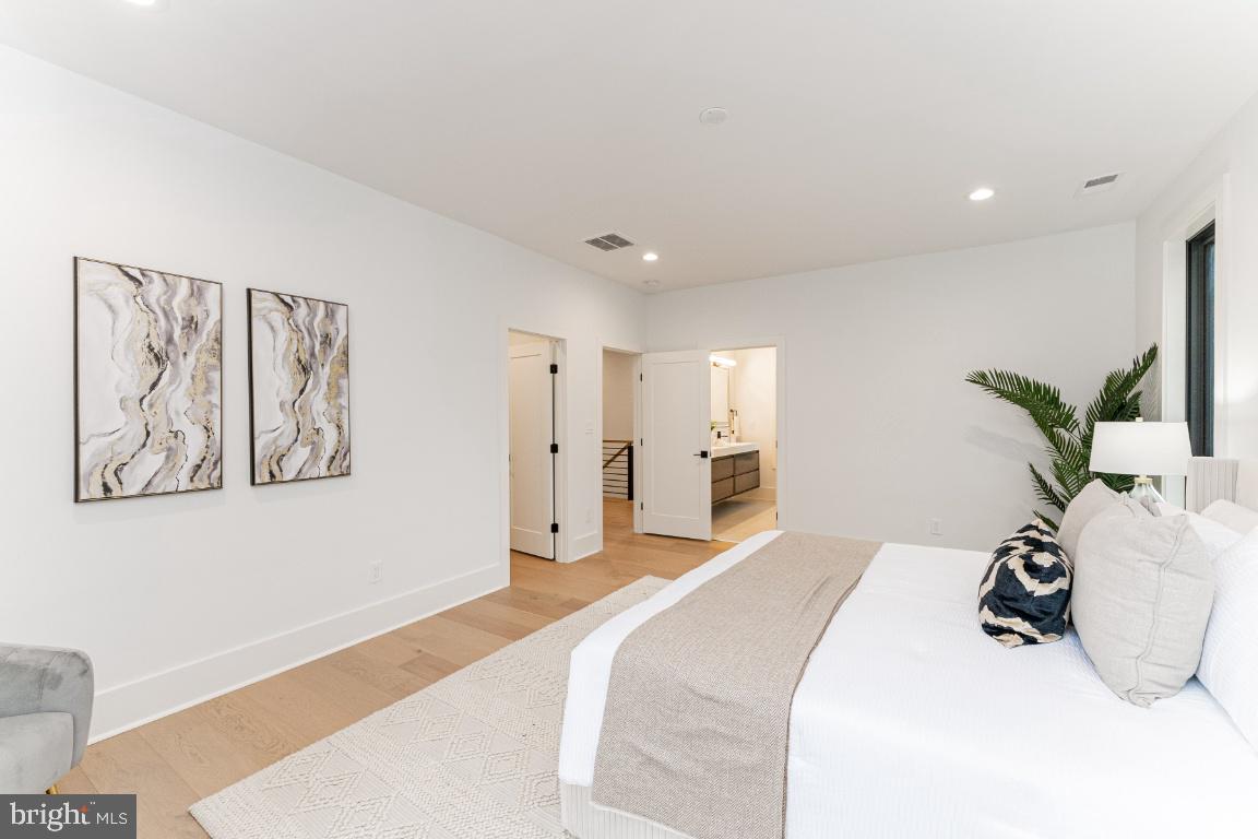 2100 S NELSON ST, ARLINGTON, Virginia 22204, 5 Bedrooms Bedrooms, ,4 BathroomsBathrooms,Residential,For sale,2100 S NELSON ST,VAAR2059698 MLS # VAAR2059698