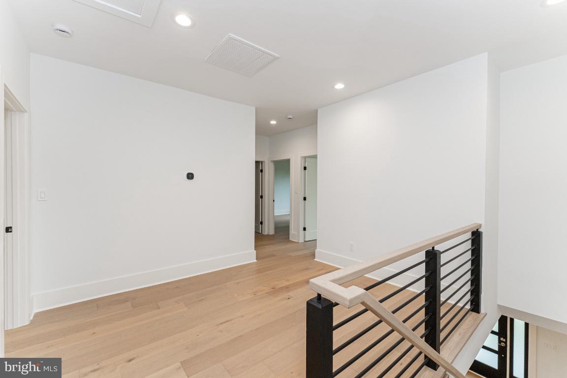 2100 S NELSON ST, ARLINGTON, Virginia 22204, 5 Bedrooms Bedrooms, ,4 BathroomsBathrooms,Residential,For sale,2100 S NELSON ST,VAAR2059698 MLS # VAAR2059698