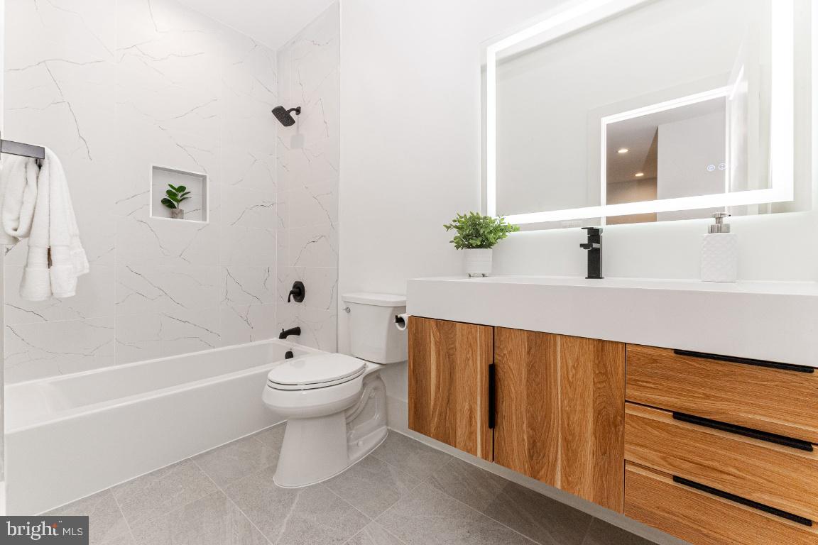2100 S NELSON ST, ARLINGTON, Virginia 22204, 5 Bedrooms Bedrooms, ,4 BathroomsBathrooms,Residential,For sale,2100 S NELSON ST,VAAR2059698 MLS # VAAR2059698