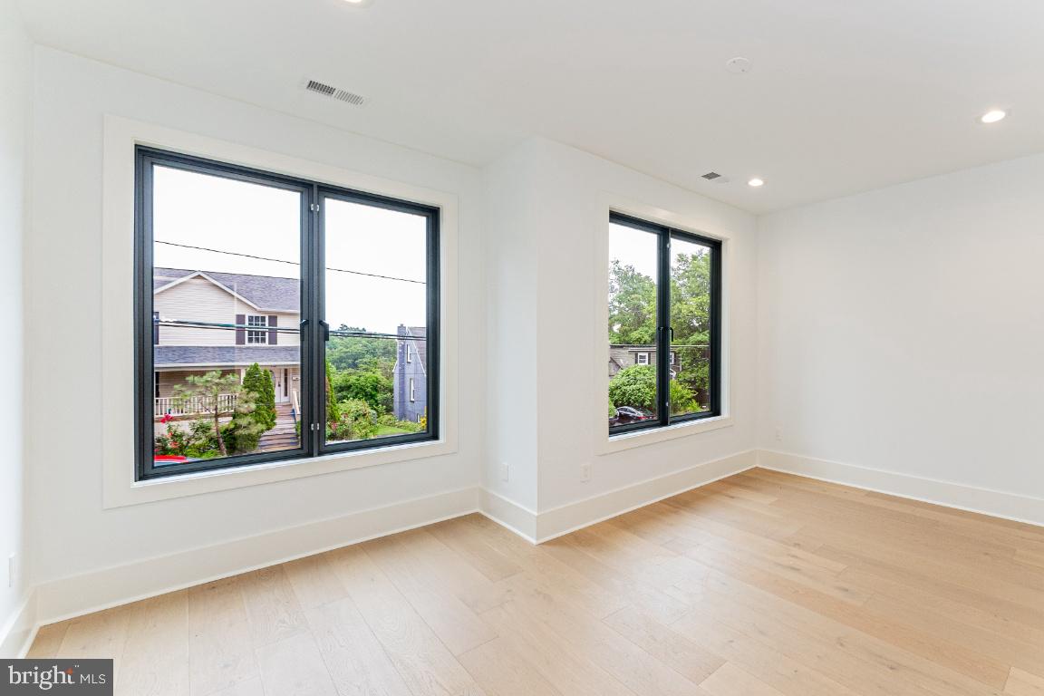 2100 S NELSON ST, ARLINGTON, Virginia 22204, 5 Bedrooms Bedrooms, ,4 BathroomsBathrooms,Residential,For sale,2100 S NELSON ST,VAAR2059698 MLS # VAAR2059698