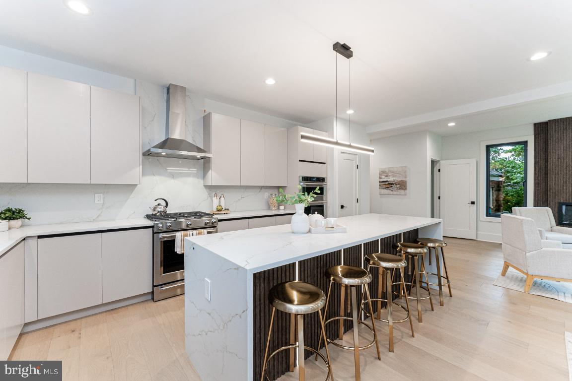 2100 S NELSON ST, ARLINGTON, Virginia 22204, 5 Bedrooms Bedrooms, ,4 BathroomsBathrooms,Residential,For sale,2100 S NELSON ST,VAAR2059698 MLS # VAAR2059698