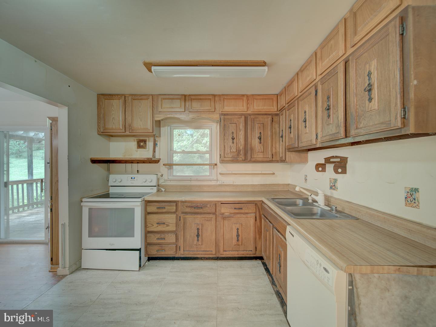 13217 KEPHART LN, WOODBRIDGE, Virginia 22193, 4 Bedrooms Bedrooms, ,3 BathroomsBathrooms,Residential,For sale,13217 KEPHART LN,VAPW2097838 MLS # VAPW2097838