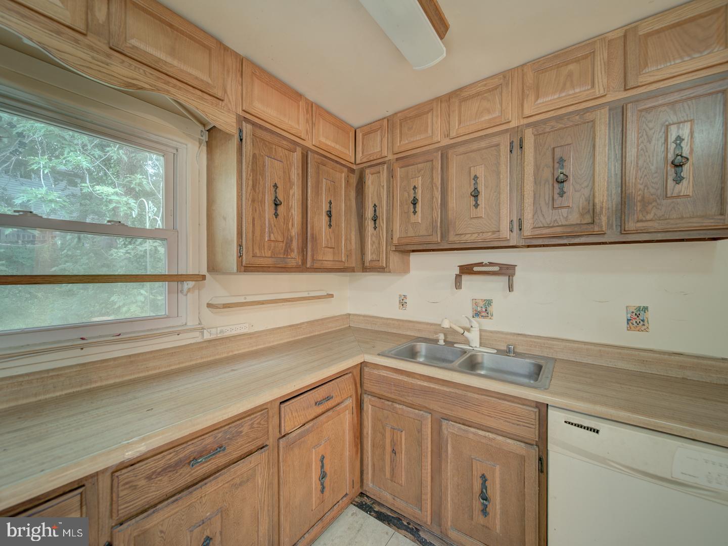 13217 KEPHART LN, WOODBRIDGE, Virginia 22193, 4 Bedrooms Bedrooms, ,3 BathroomsBathrooms,Residential,For sale,13217 KEPHART LN,VAPW2097838 MLS # VAPW2097838