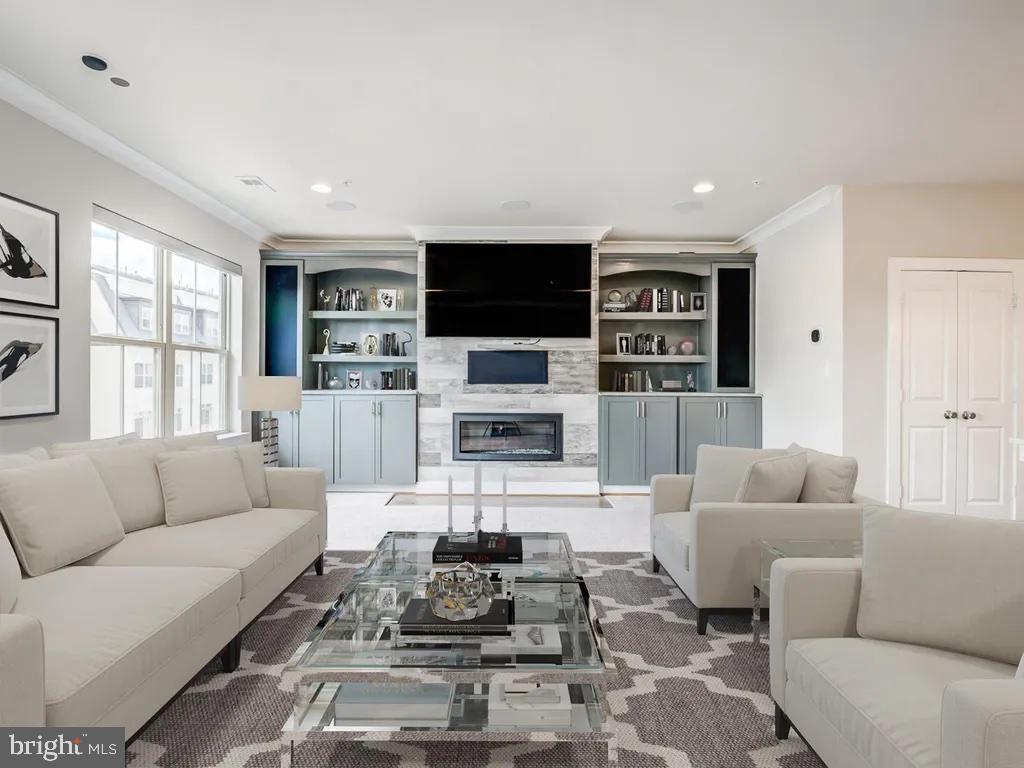 1336 S QUINN ST, ARLINGTON, Virginia 22204, 3 Bedrooms Bedrooms, ,2 BathroomsBathrooms,Residential,For sale,1336 S QUINN ST,VAAR2059758 MLS # VAAR2059758
