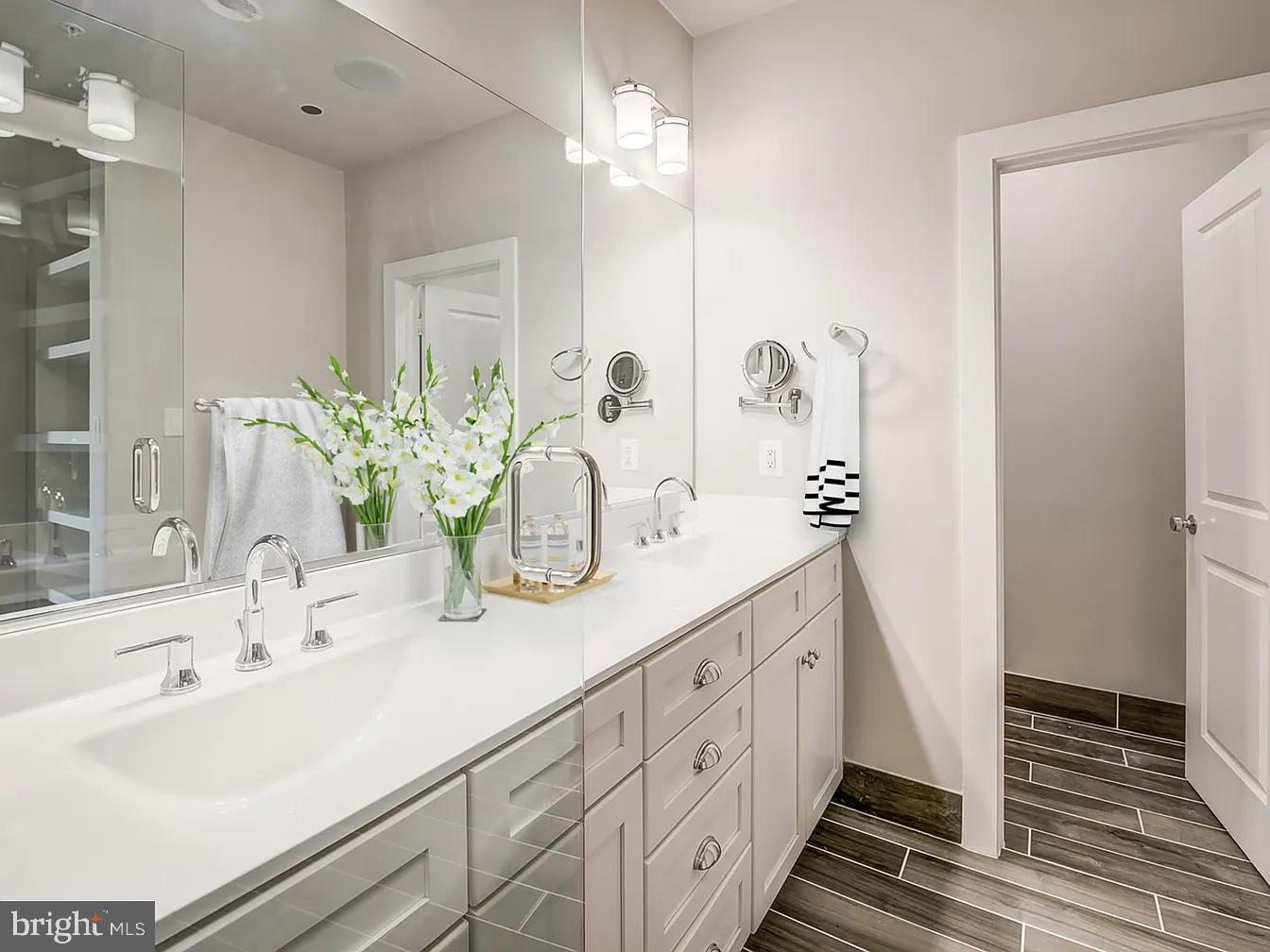 1336 S QUINN ST, ARLINGTON, Virginia 22204, 3 Bedrooms Bedrooms, ,2 BathroomsBathrooms,Residential,For sale,1336 S QUINN ST,VAAR2059758 MLS # VAAR2059758