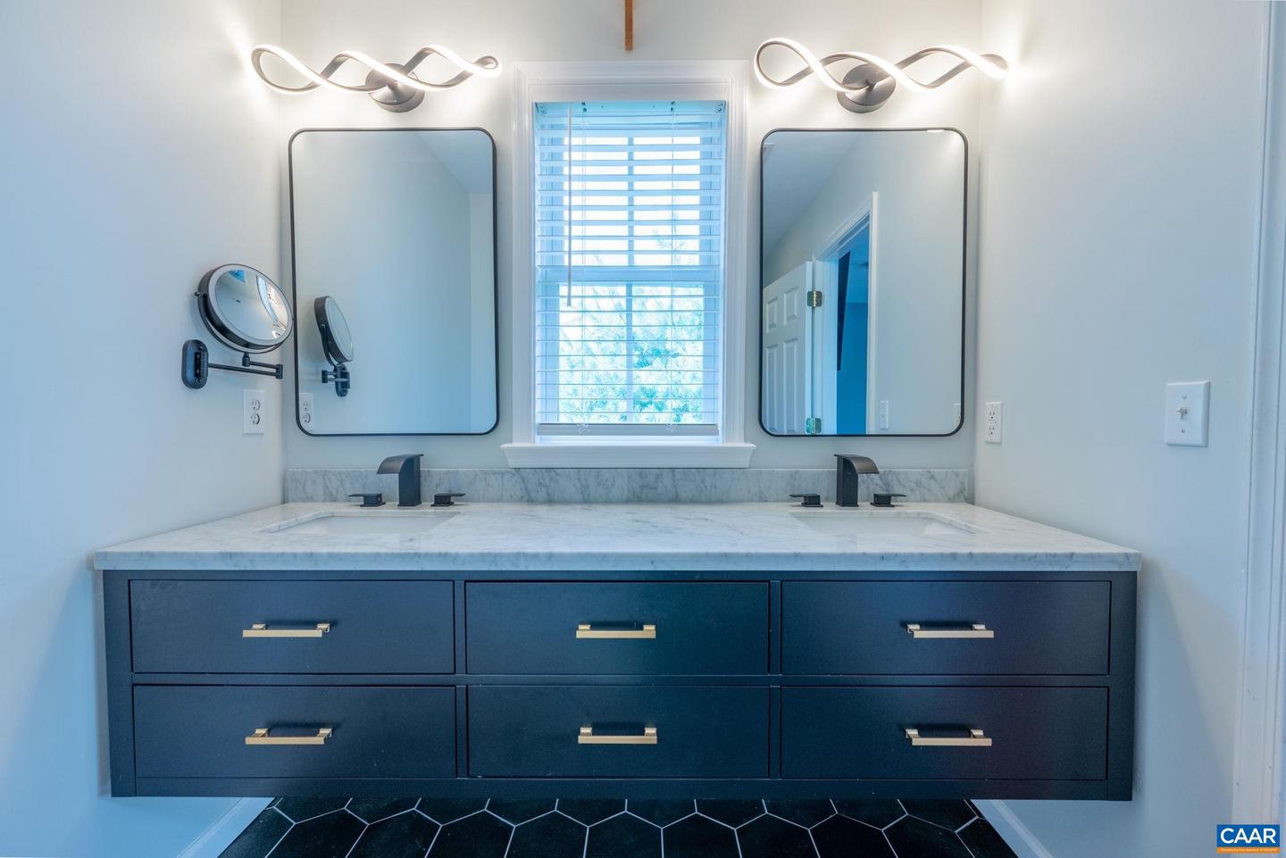 115 MELBOURNE PRK #D, CHARLOTTESVILLE, Virginia 22901, 3 Bedrooms Bedrooms, ,2 BathroomsBathrooms,Residential,For sale,115 MELBOURNE PRK #D,666058 MLS # 666058
