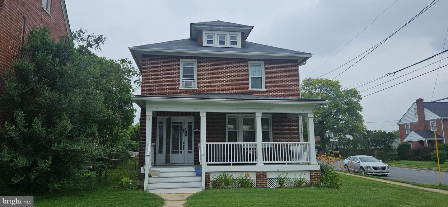 684 BERRYVILLE AVE, WINCHESTER, Virginia 22601, 4 Bedrooms Bedrooms, ,1 BathroomBathrooms,Residential,For sale,684 BERRYVILLE AVE,VAWI2008026 MLS # VAWI2008026
