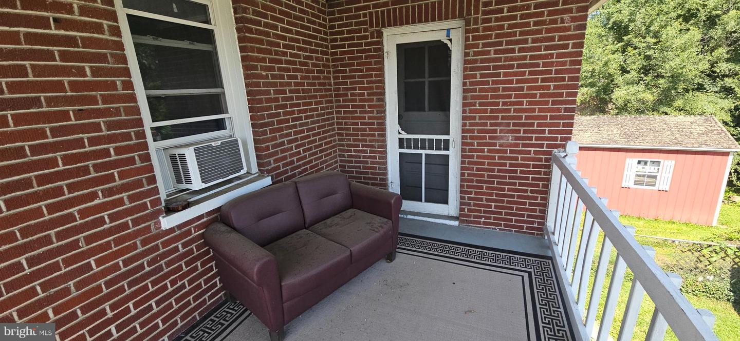 684 BERRYVILLE AVE, WINCHESTER, Virginia 22601, 4 Bedrooms Bedrooms, ,1 BathroomBathrooms,Residential,For sale,684 BERRYVILLE AVE,VAWI2008026 MLS # VAWI2008026