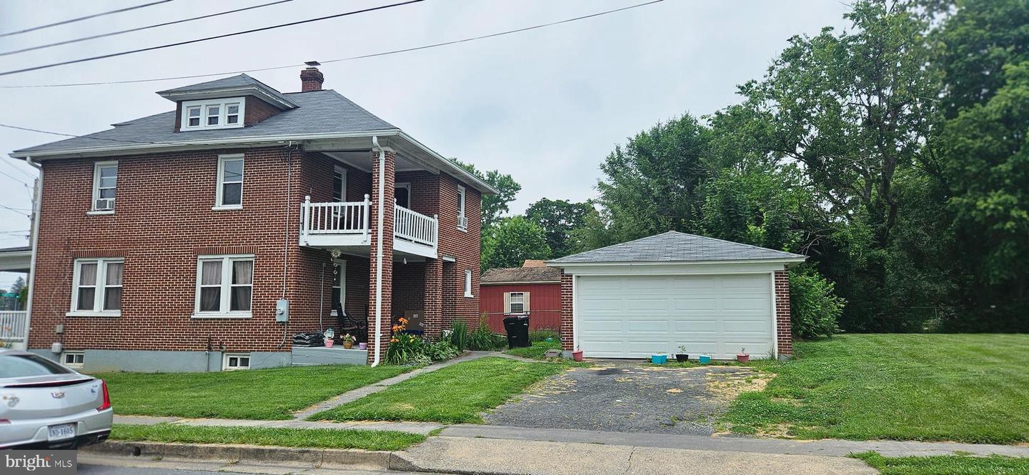 684 BERRYVILLE AVE, WINCHESTER, Virginia 22601, 4 Bedrooms Bedrooms, ,1 BathroomBathrooms,Residential,For sale,684 BERRYVILLE AVE,VAWI2008026 MLS # VAWI2008026