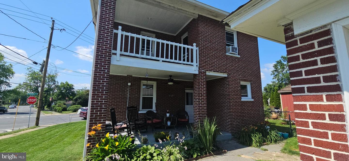 684 BERRYVILLE AVE, WINCHESTER, Virginia 22601, 4 Bedrooms Bedrooms, ,1 BathroomBathrooms,Residential,For sale,684 BERRYVILLE AVE,VAWI2008026 MLS # VAWI2008026