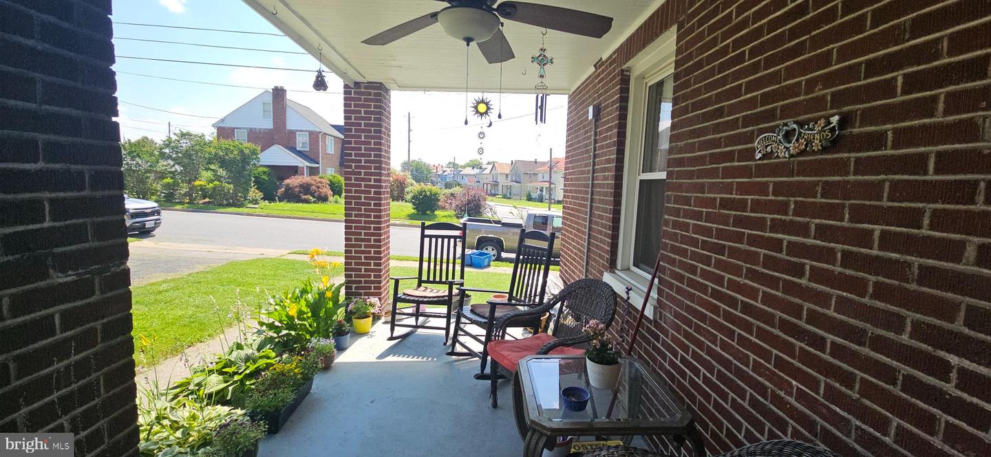 684 BERRYVILLE AVE, WINCHESTER, Virginia 22601, 4 Bedrooms Bedrooms, ,1 BathroomBathrooms,Residential,For sale,684 BERRYVILLE AVE,VAWI2008026 MLS # VAWI2008026